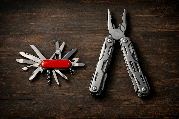 Victorinox vs. Leatherman – porovnanie dvoch multitoolov.webp