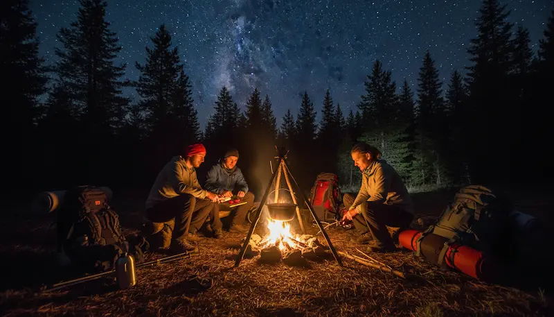 🏕️ Ešus: Nesmrteľná Ikona Trampingu. Ako Vznikla Legendárna Nádoba a Ktorý Typ Dnes Potrebujete?